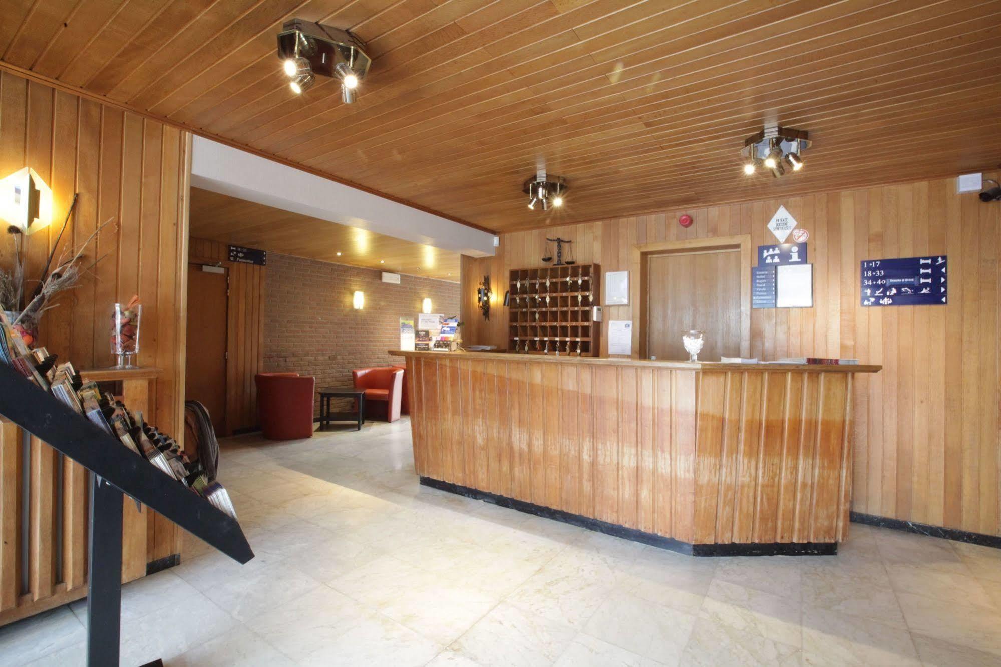 Отель Le Relais Du Marquis Иттр Экстерьер фото
