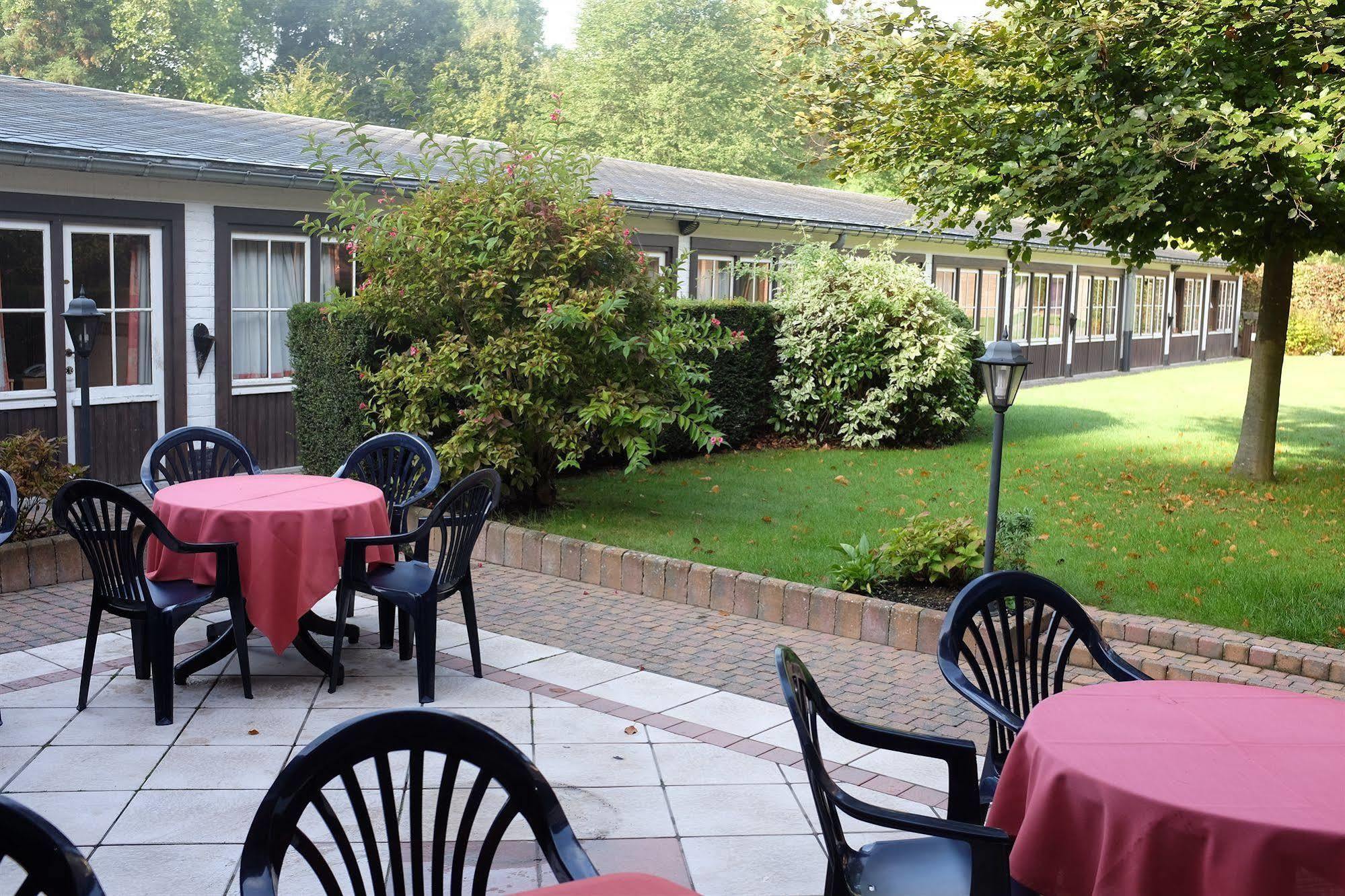 Отель Le Relais Du Marquis Иттр Экстерьер фото